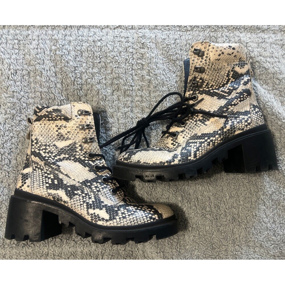 Madden girl snake print chunky boots Sz 7 Y2K grunge Goth punk